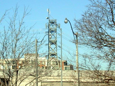 Bell Mobility at the Humber River & QEW.JPG (63501 bytes)